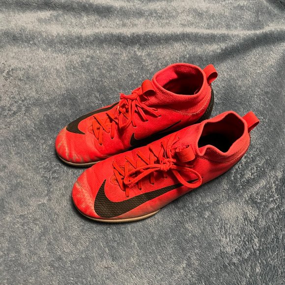 nike shoes - Picture 2 of 8